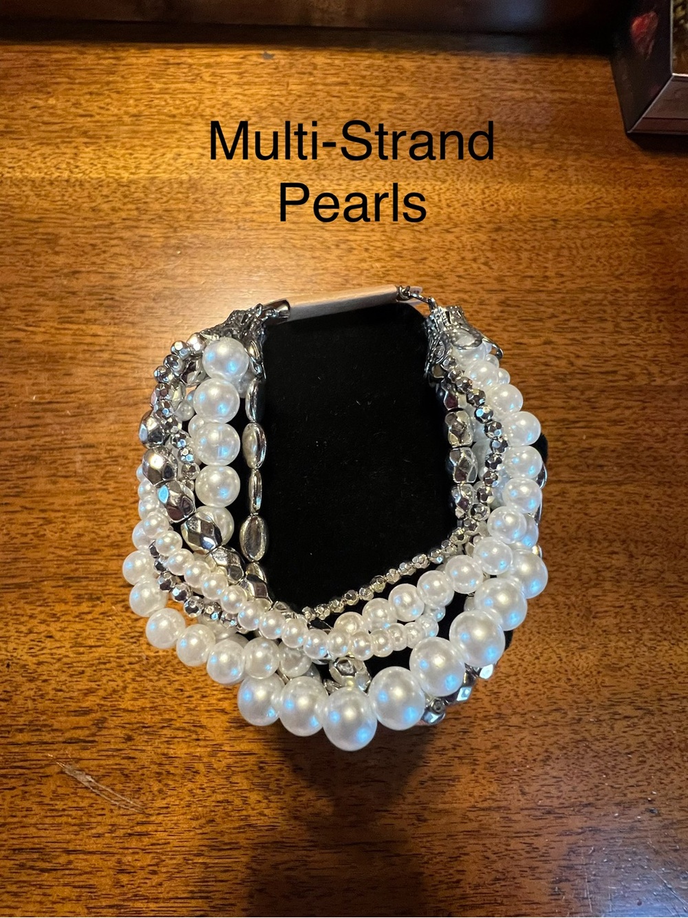 Choose One: $8 Bracelets - Picture 6 of 17